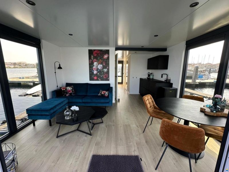 Havenlodge Castalia Houseboat Met Ligpla