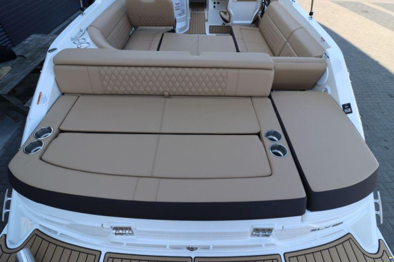 Sea Ray SLX 250