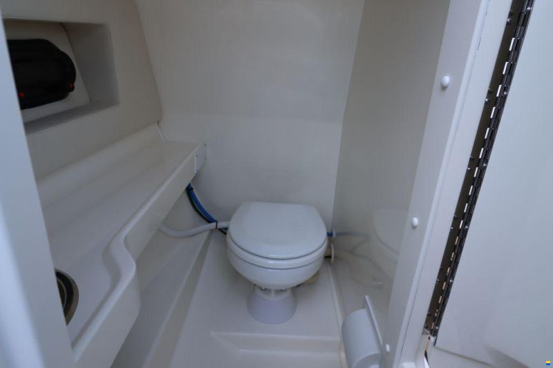 Sea Ray SLX 250