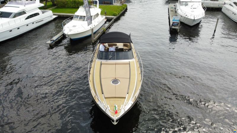 Pershing 40