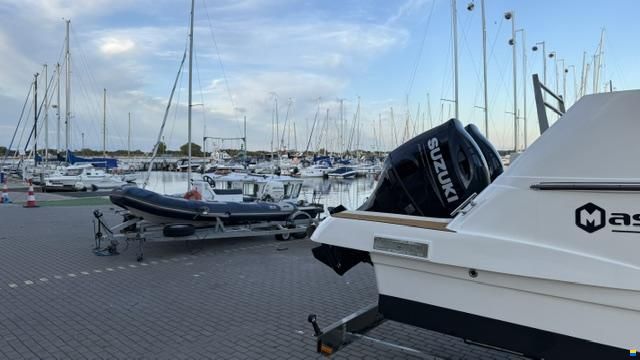 Massiv Boats Cruiser 930