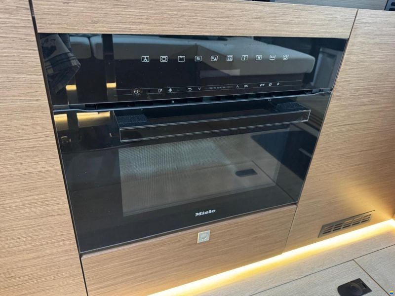 Jeanneau NC37 met slechts 87 uur!