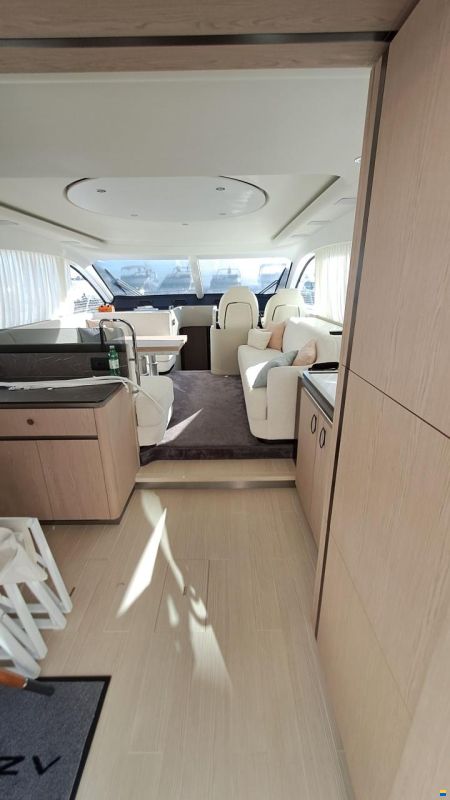 Azimut 53