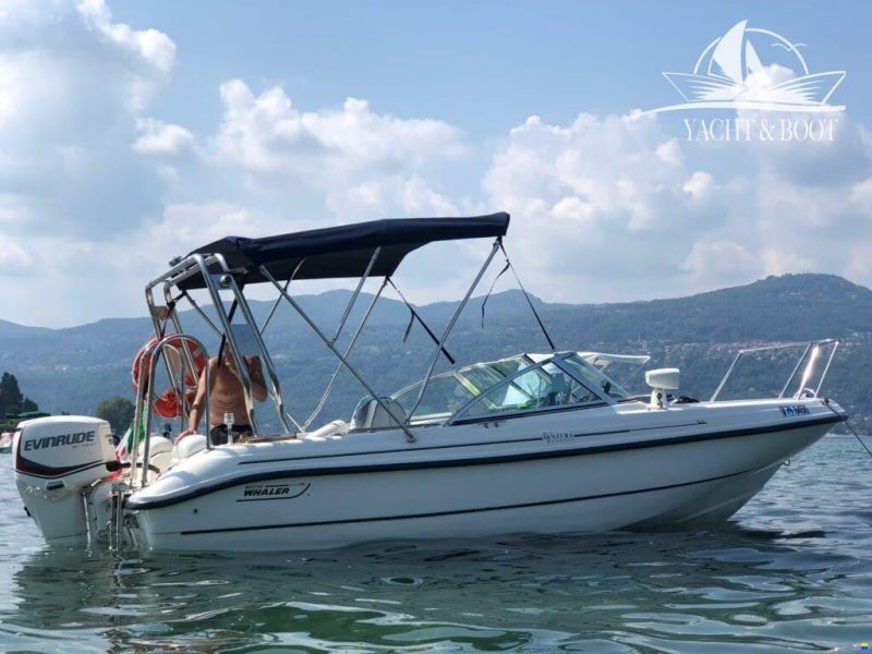 Boston Whaler Ventura 18