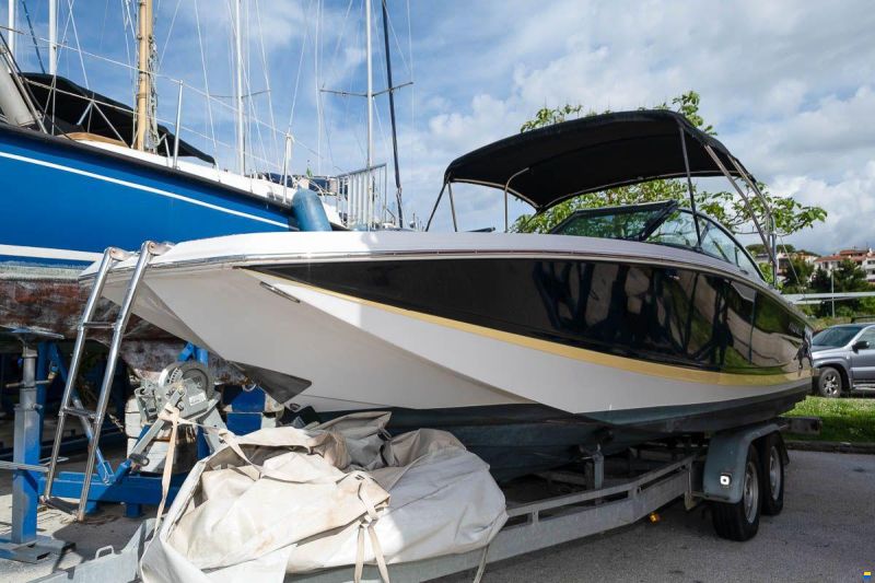 Four Winns SL222