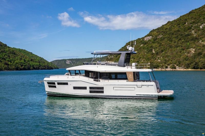 Beneteau GRAND TRAWLER 62