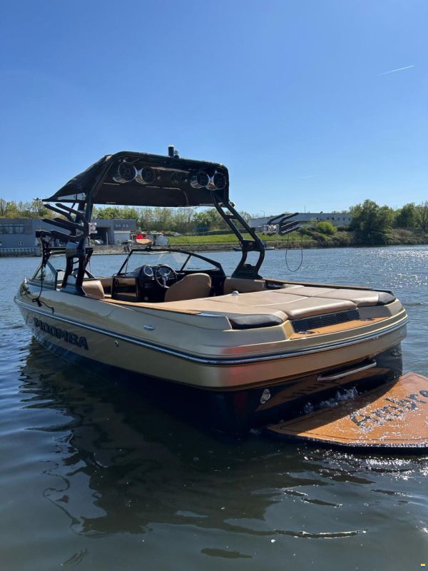 Moomba Mondo