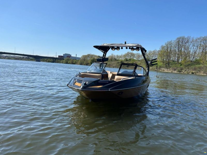 Moomba Mondo