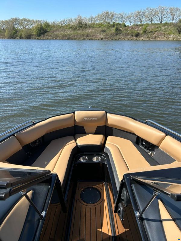 Moomba Mondo