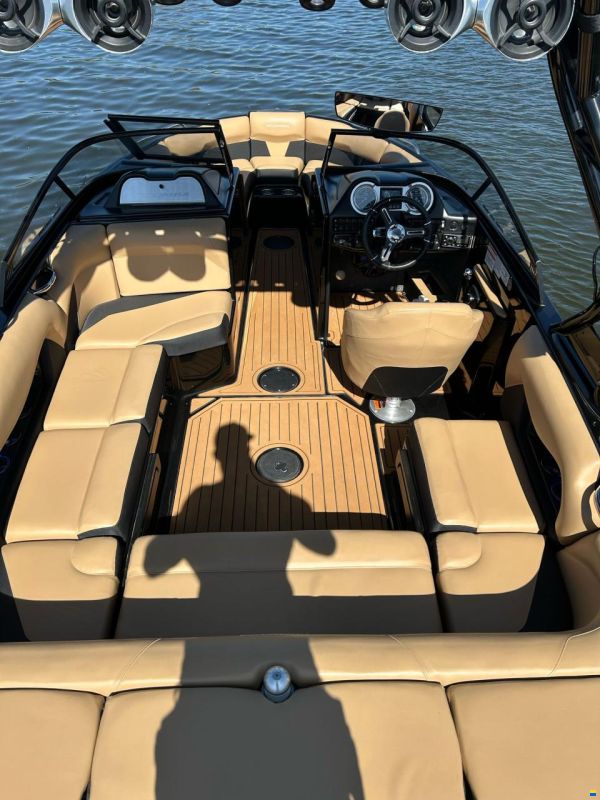 Moomba Mondo
