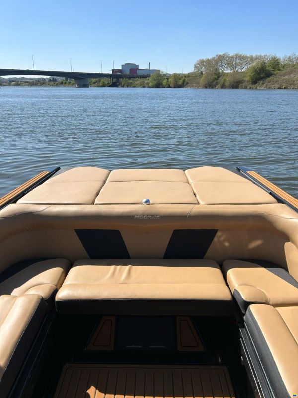 Moomba Mondo