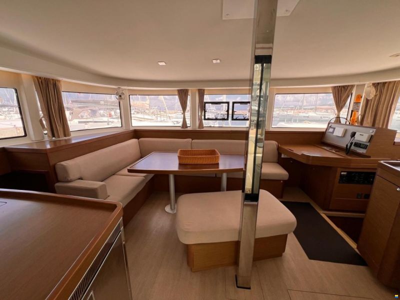 Lagoon 42
