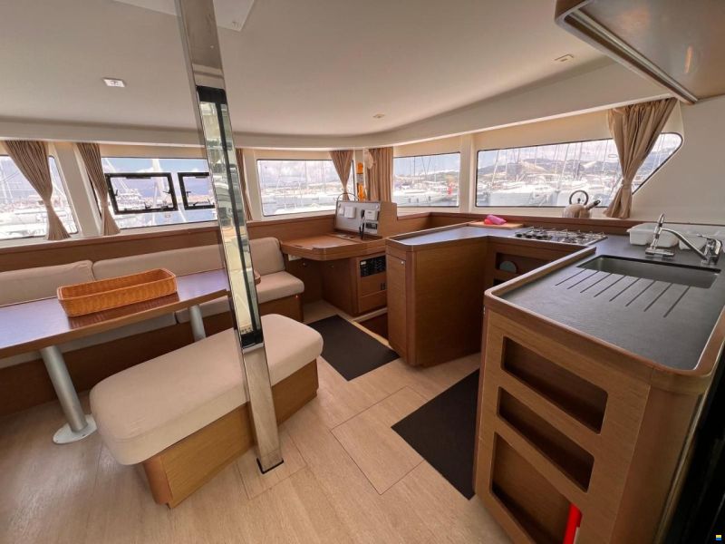 Lagoon 42