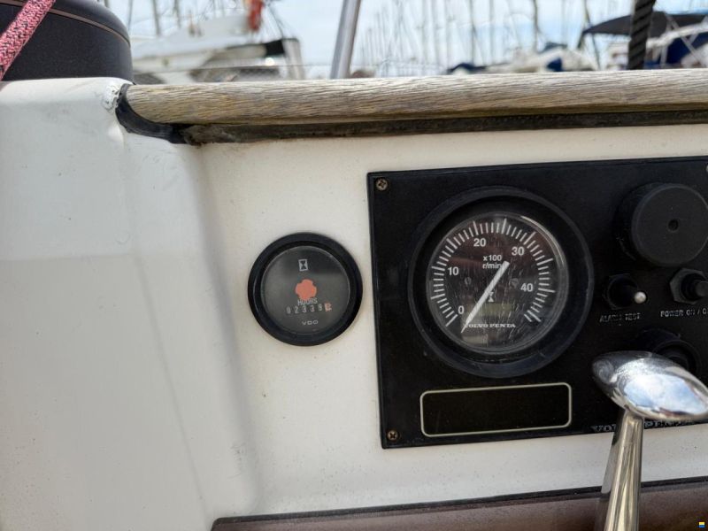 Dufour 40