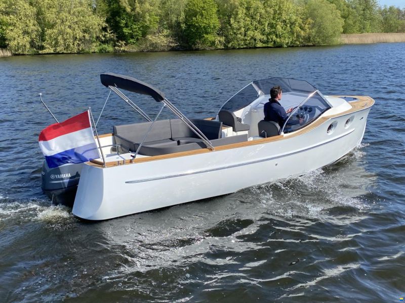 Oud Huijzer 700 Cabine