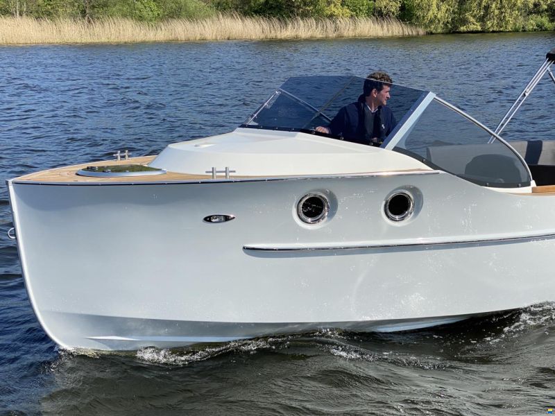 Oud Huijzer 700 Cabine