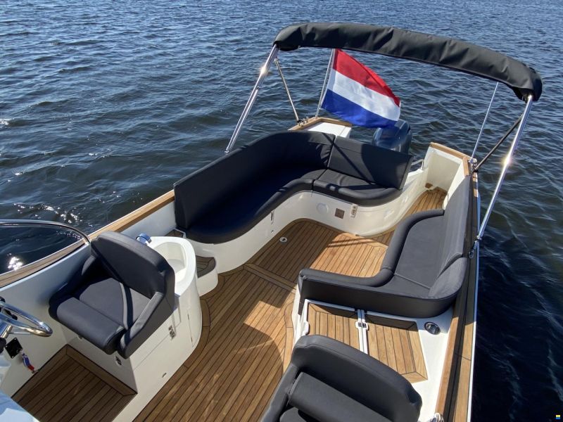 Oud Huijzer 700 Cabine