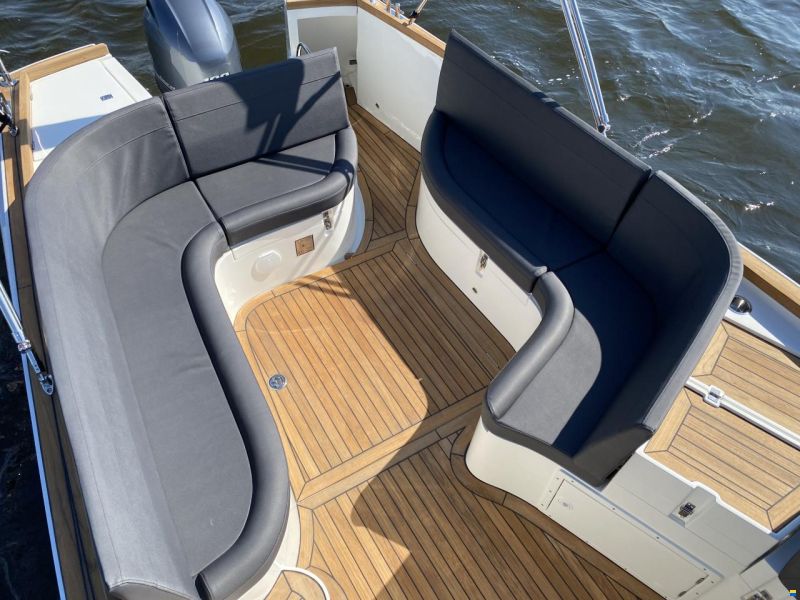Oud Huijzer 700 Cabine