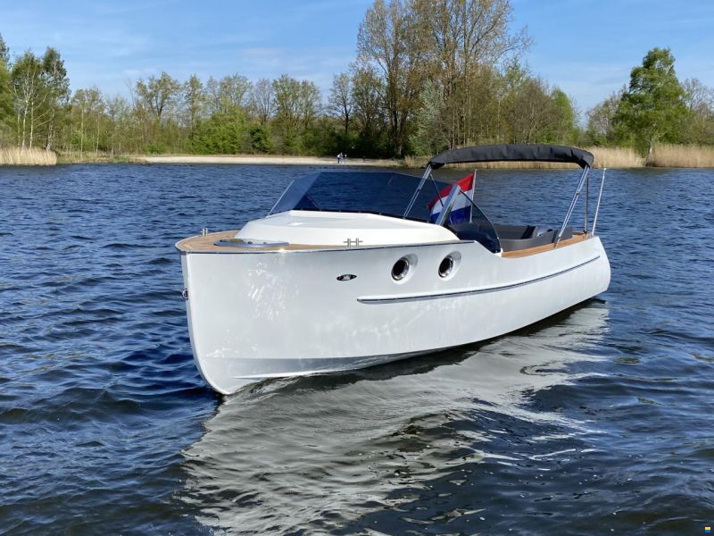 Oud Huijzer 700 Cabine