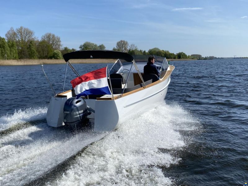 Oud Huijzer 700 Cabine