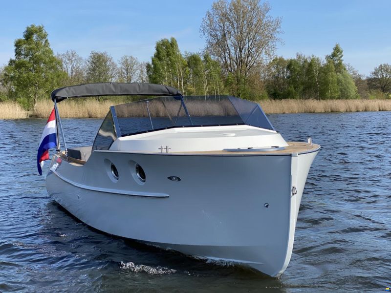 Oud Huijzer 700 Cabine
