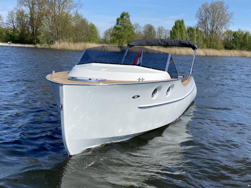 Oud Huijzer 700 Cabine