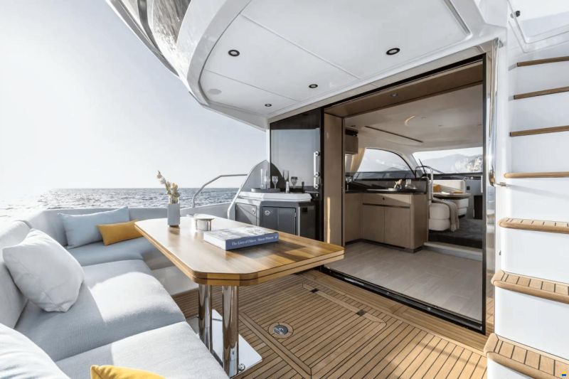 Azimut Fly 53