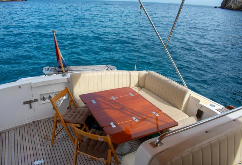Grand Banks 38 eastbay express 38