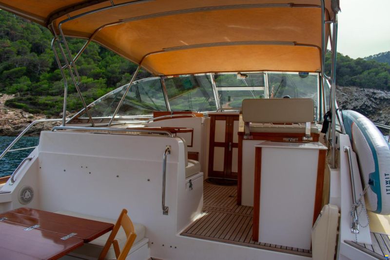 Grand Banks 38 eastbay express 38