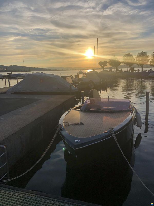 Ganz Boats Ovation