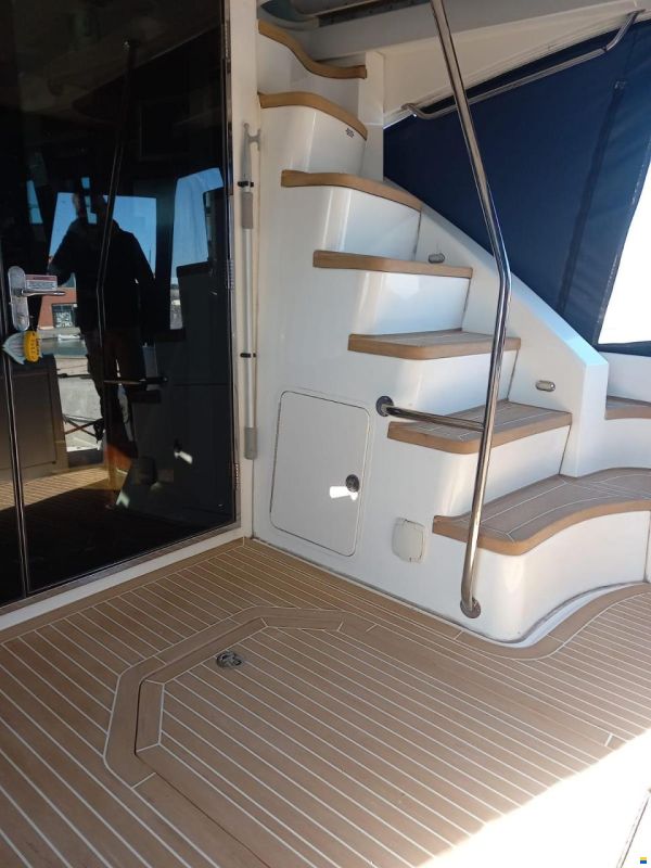 Sea Ray 505 Sedan Bridge