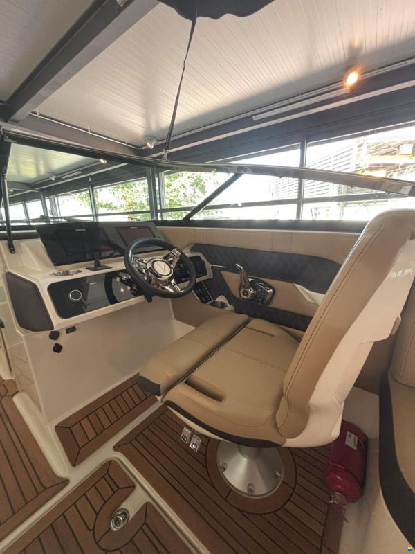 Sea Ray 250 SLX