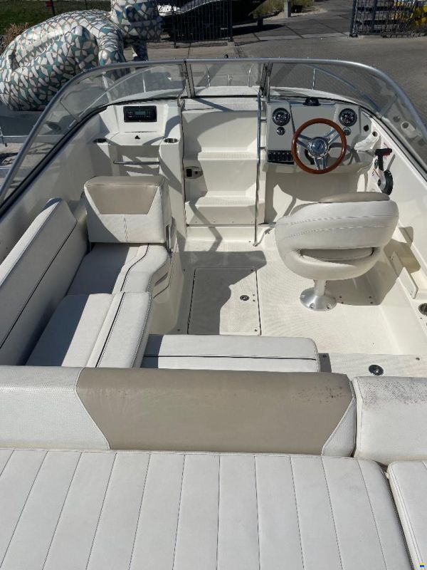 Bayliner Cuddy 642