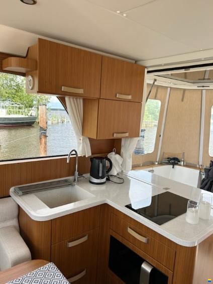 Greenline 33 Hybrid