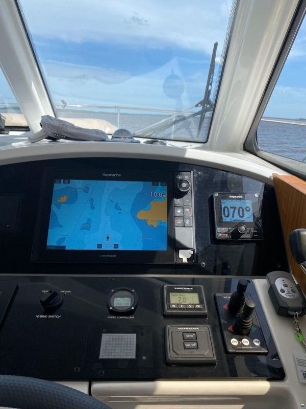 Greenline 33 Hybrid
