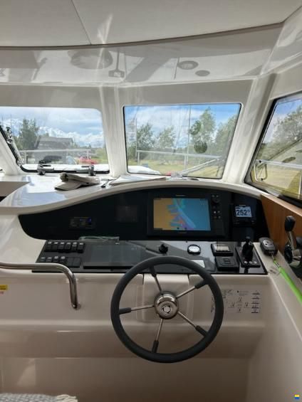 Greenline 33 Hybrid