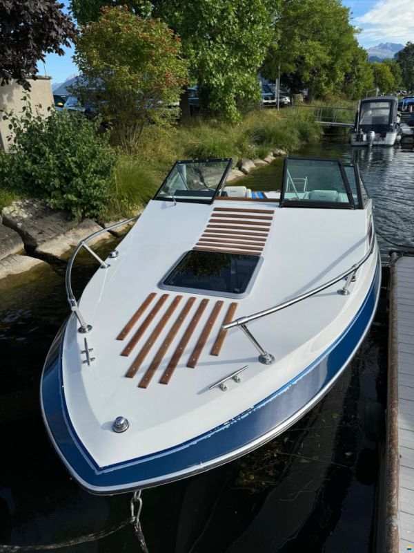 Invader V 210 CUDDY
