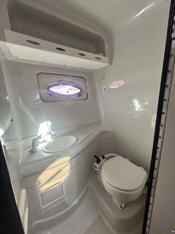 Crownline 270 CR