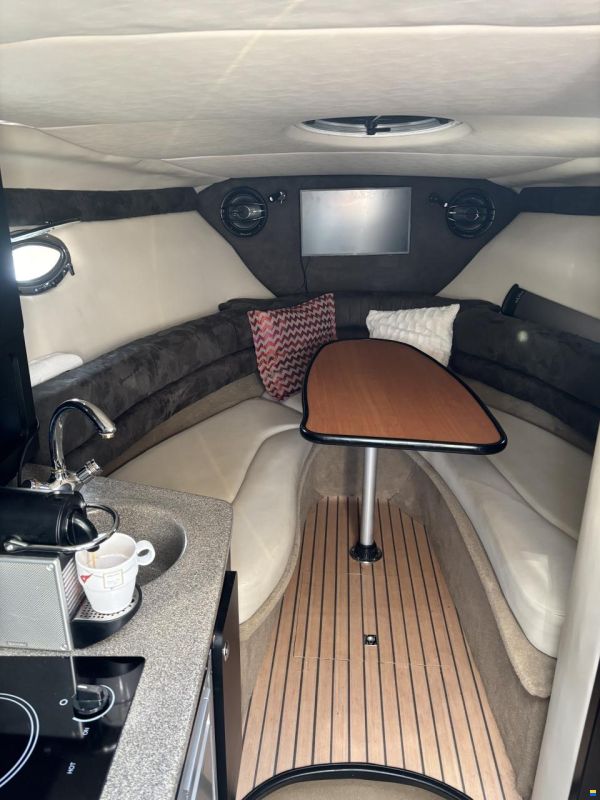 Crownline 270 CR