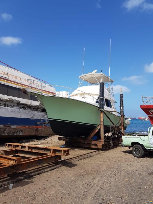 Henriques 38 Sportfish