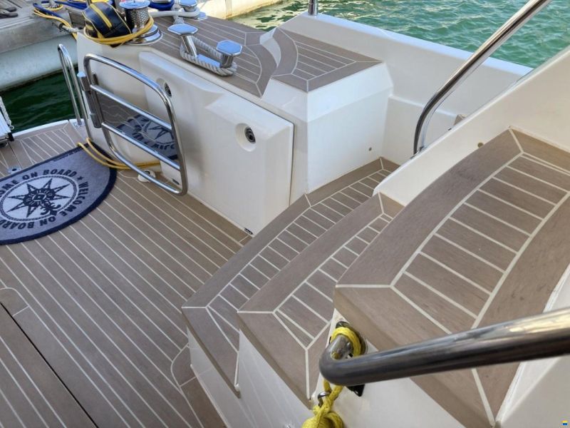 Sealine T 60