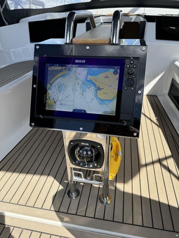 Hanse 418