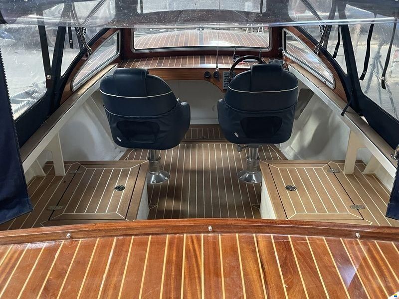 Classic Elegant Speedboat