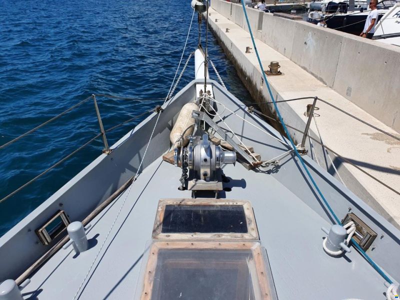 KETCH PILOTHOUSE 49
