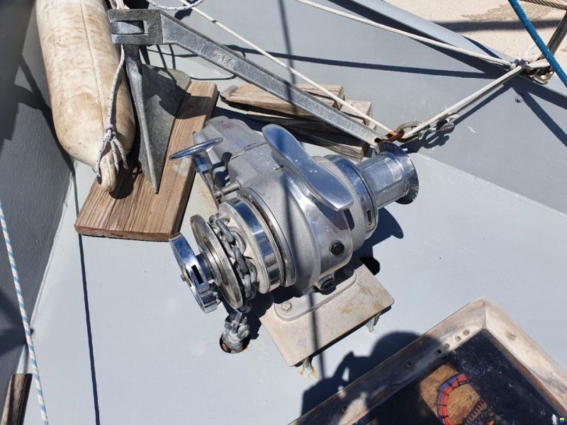 KETCH PILOTHOUSE 49