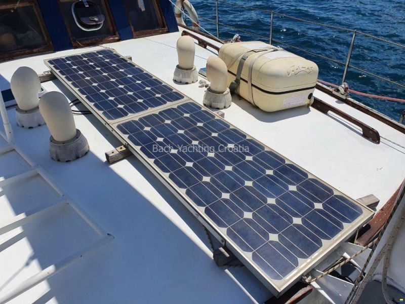 KETCH PILOTHOUSE 49