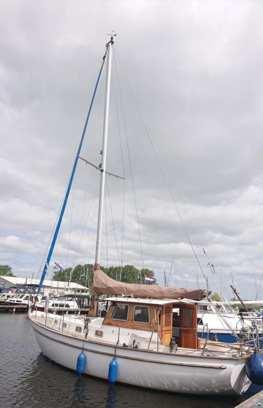 30 ST Motorsailer