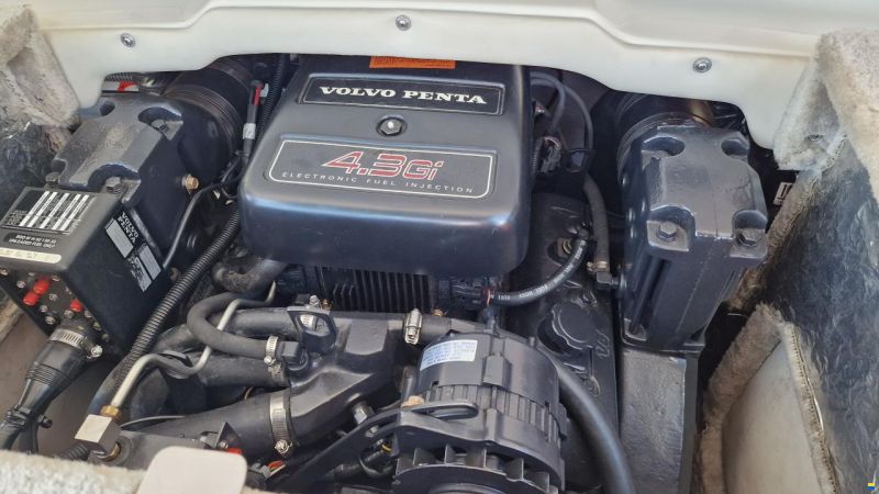 Crownline 202 CC