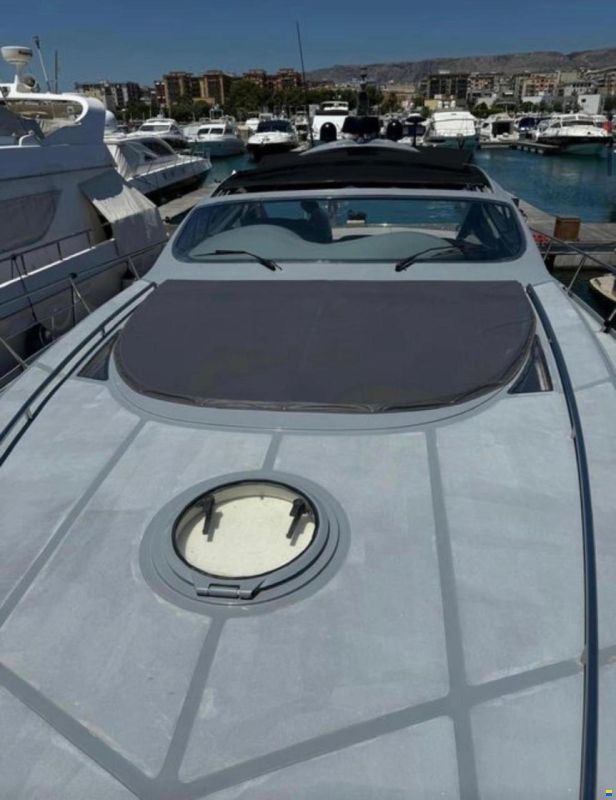 Pershing 52