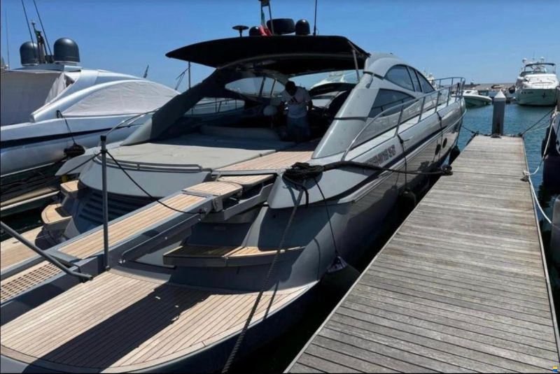 Pershing 52